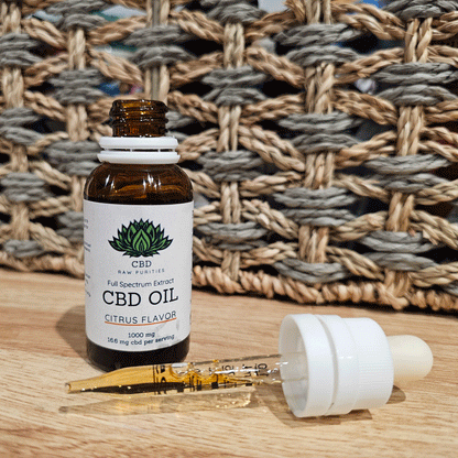 A 1oz bottle of the 1000mg CBD oil Citrus Flavor.